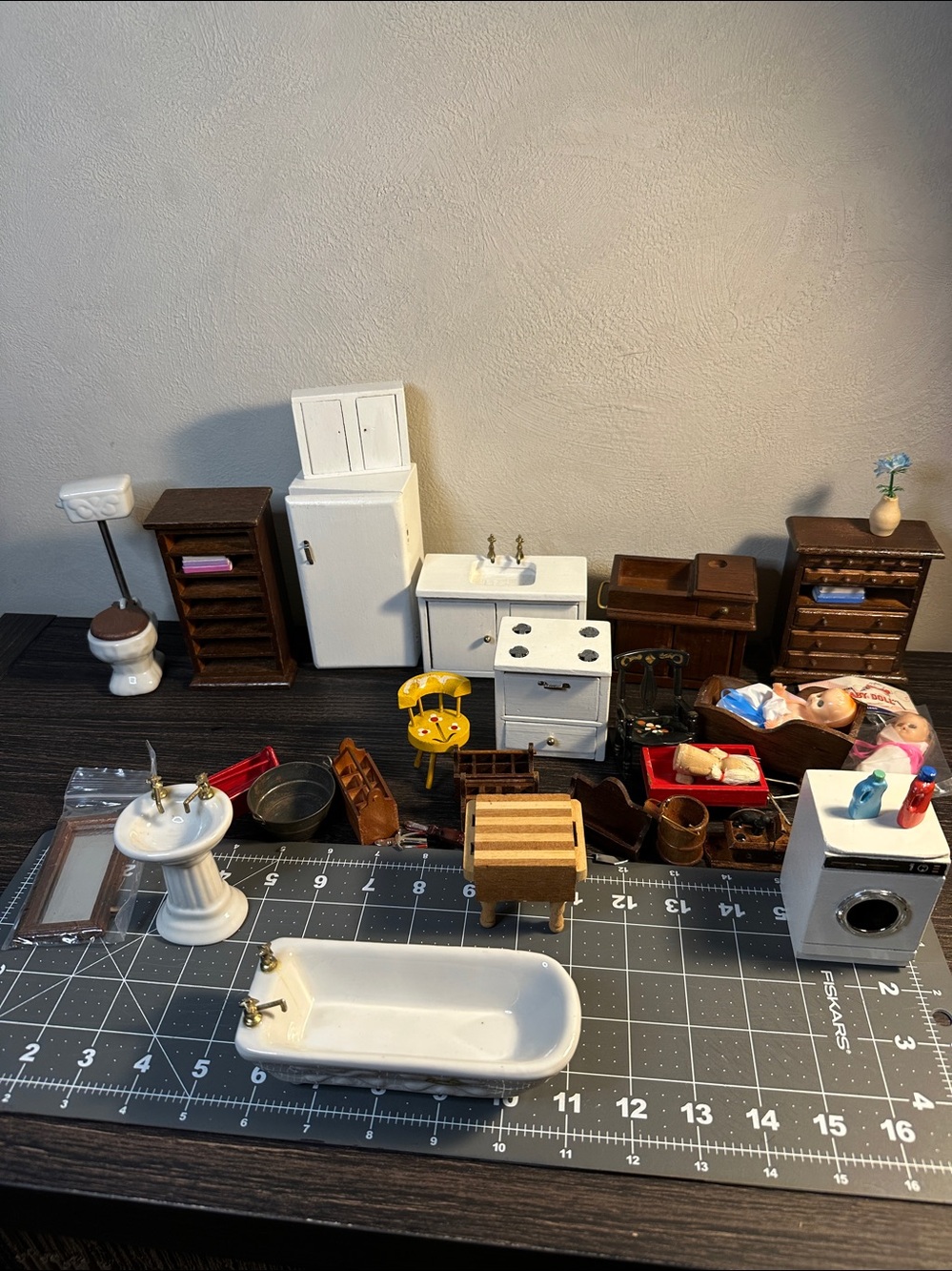 Doll house furniture - Picture 13 of 15